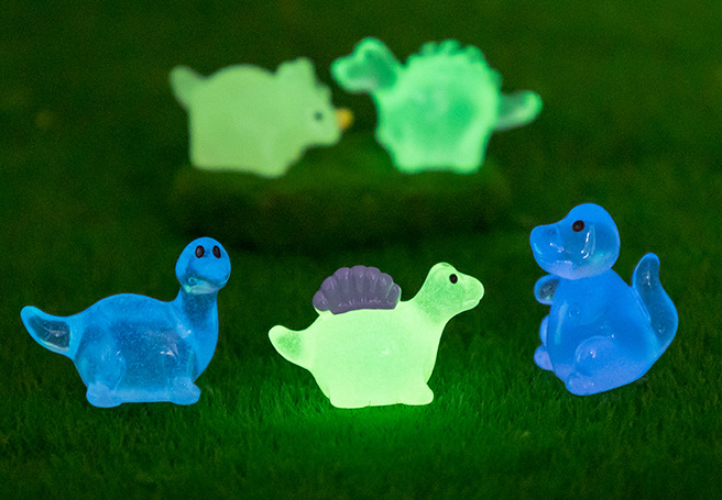 luminous resin craft small model ornaments animal dinosaur miniature figures for garden bath bomb kids bulk small toy assortment