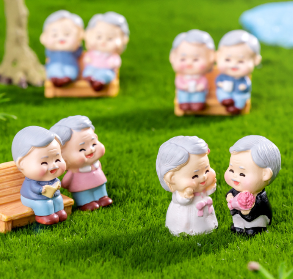 3D cartoon gift item couples old people woman man Polyresin grandparents universal coupling figure Proposal Grandpa Grandma Doll