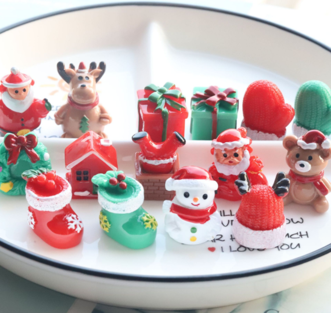 xmas crafts hand made Cute Standing resin christmas reindeer snowman santa claus gift box wreath bear hat socks