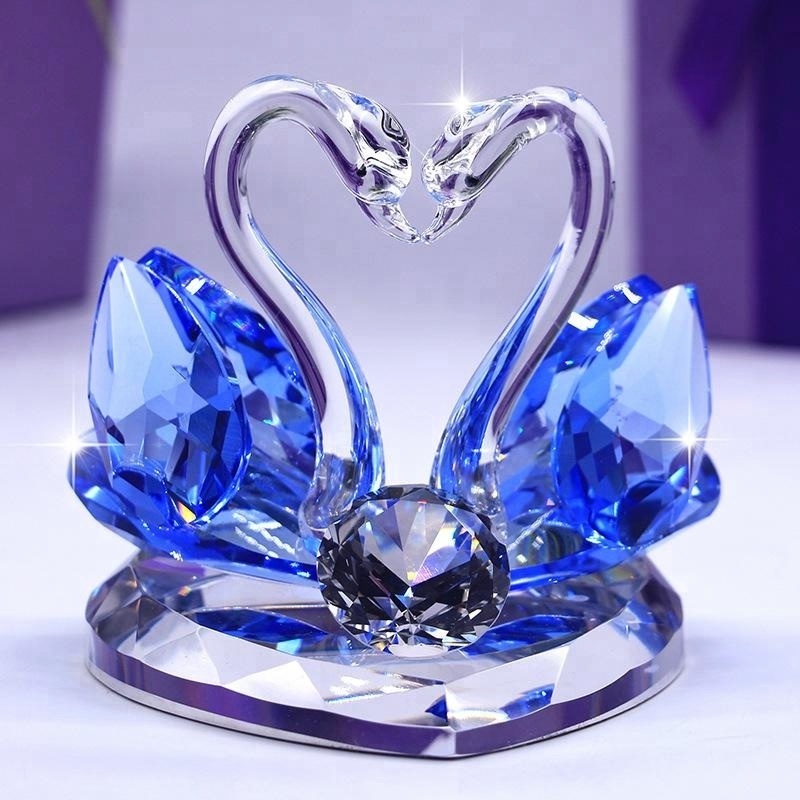 Wholesale Creative Car Decoration Crystal Swan crafts perfume bottles for Business Gift