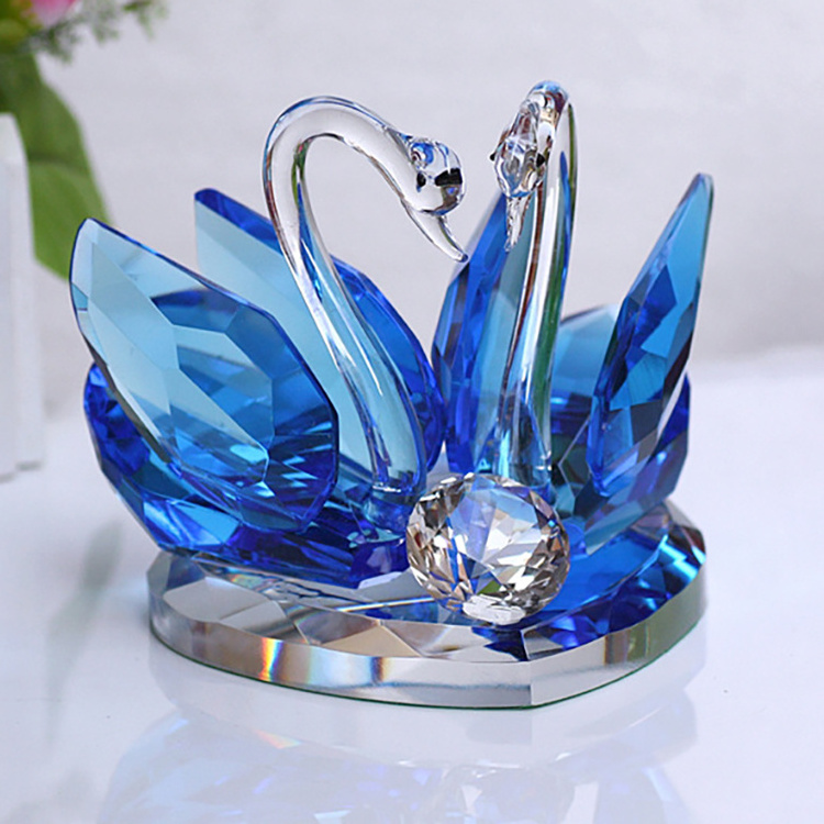 Swan Shaped Large Capacity Integrated Crystal Spray Perfume Bottle for car care fancy perfume glass bottle