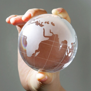 FREE SAMPLE High quality 60mm 80mm 100MM Round Shaped Clear World Globe MAP CRYSTAL glass ball world globe with base for gifts