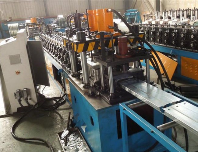 Louvers/curtain type fire damper roll forming machine