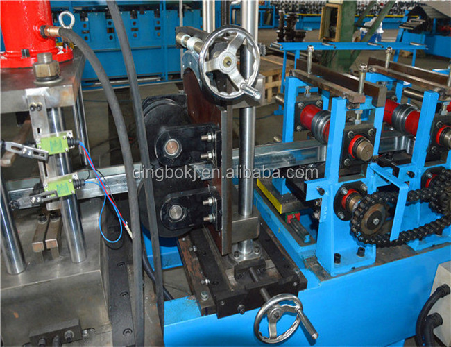 Hot selling Z shaped steel purlin cold roll forming machine