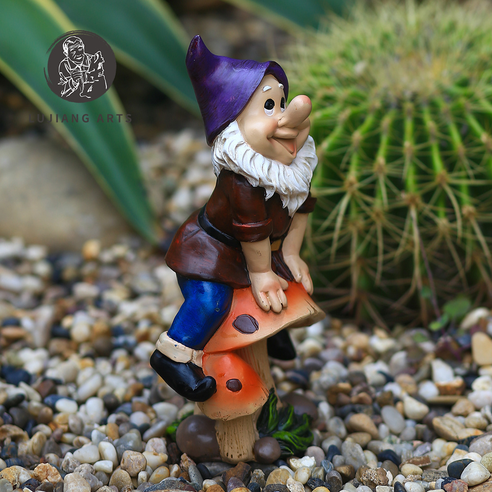 10.2 inch Gnome Jumping Mushrooms Statue Resin Gnome Sculpture Decoration Funny Gnome Jumping Mushrooms Figurine Garden Gift