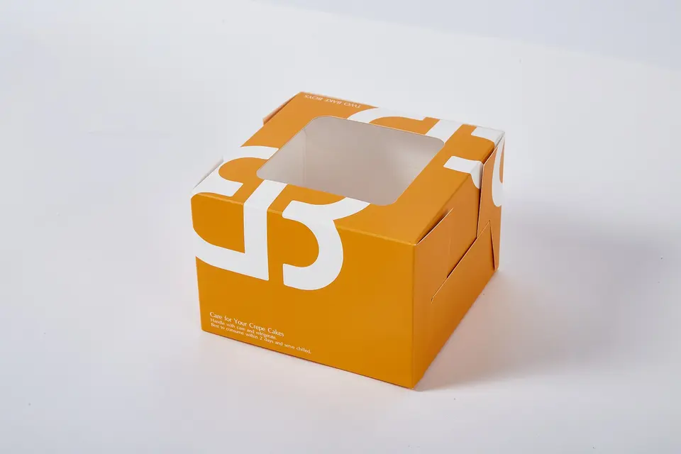 NO TAX Recycled Materials  Embossing Varnishing Paper Packaging Slotted Boxes Customised Cake Box with Window