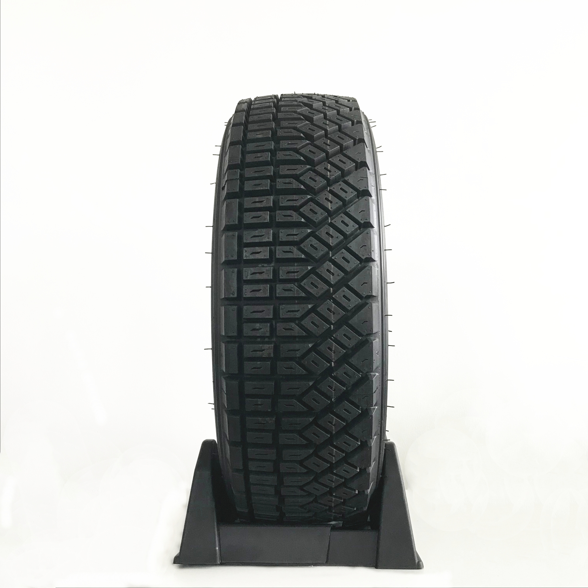 WHOLESALE PRICE ZESTINO JAPAN Brand GRAVEL RALLY TYRES NEW LLANTAS WHEELS RACING TYRES 195/70R15