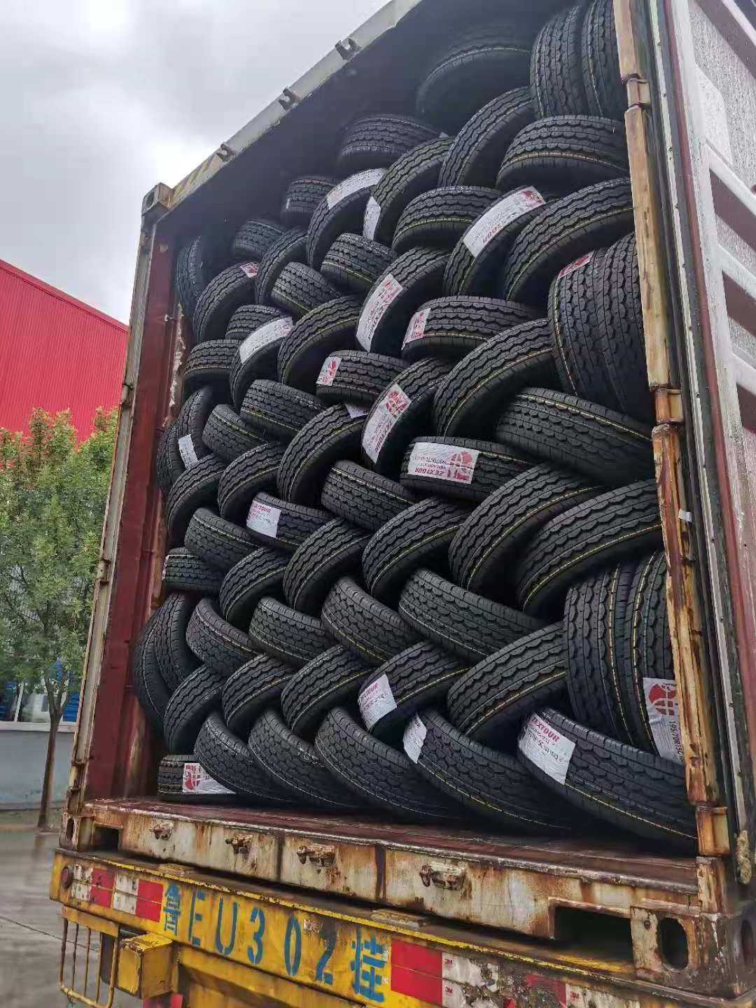 passenger car tyres 195 65 15 185 60 15 195/55/15 215 55 r17 buy tubeless pcr tires direct from china factory