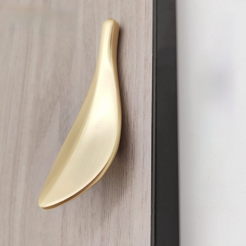 Creative Personality Nordic Style Solid Brass Gold Leaf Shaped 32mm Cabinet Knob Door Pulls Furniture Drawer Handles Knob