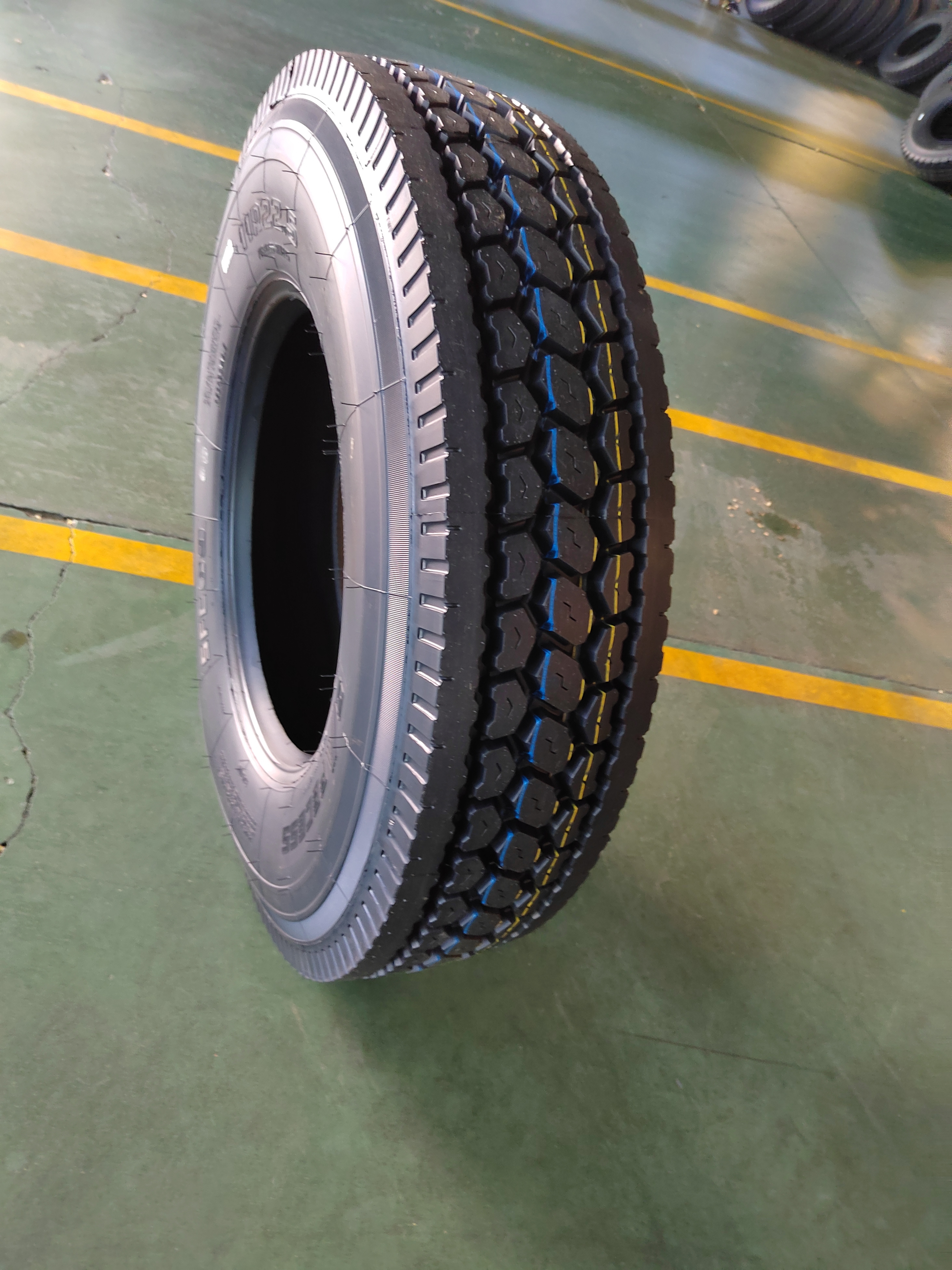 Wholesale truck tyres 38565r22.5 315/80R22.5 truck tires TBR 385 65 22 5