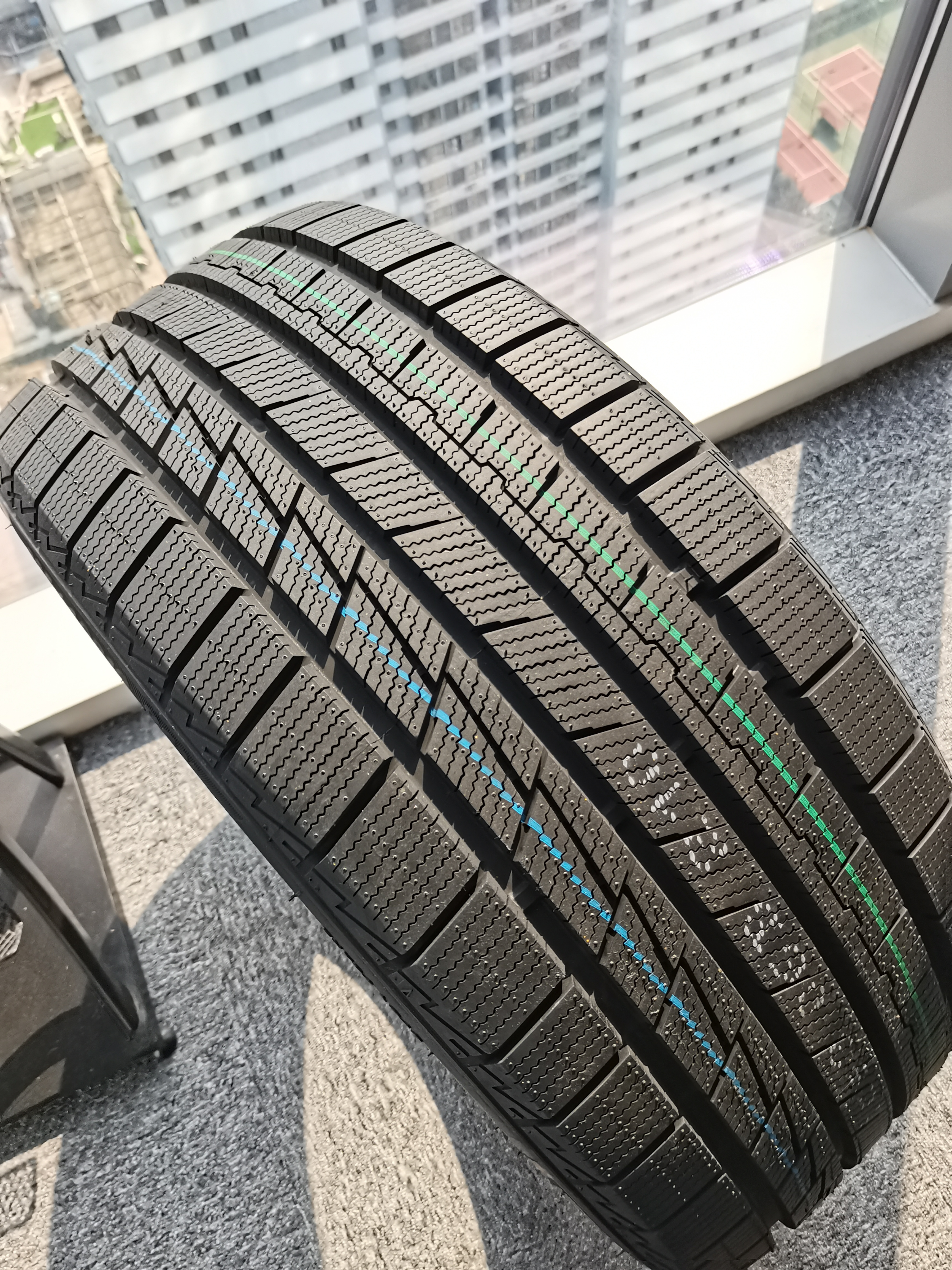 wholesale 255/40/20 255/45/20 255/50/20 275/45/20 winter tires snow tires for electric cars EV tyres