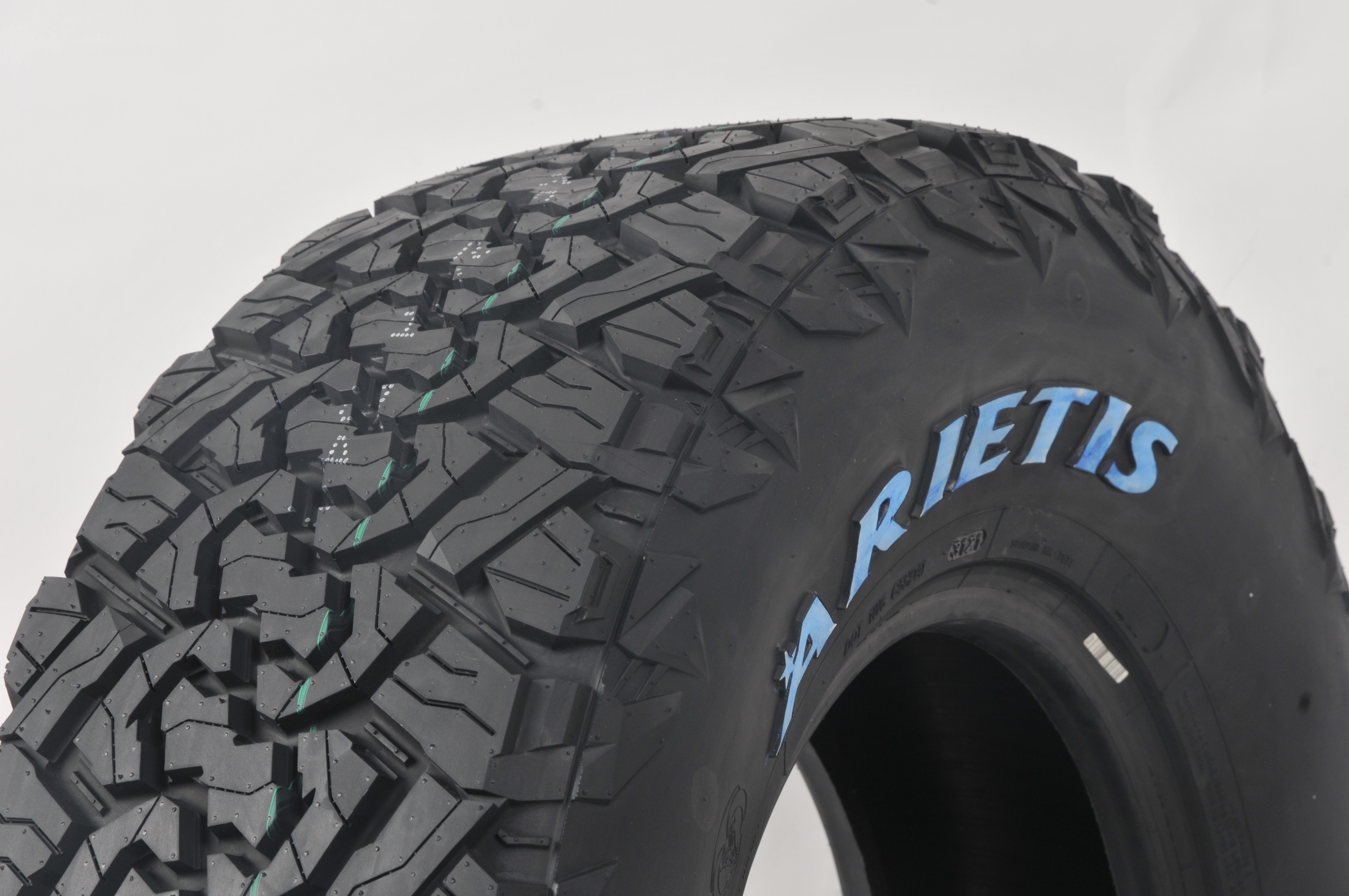 LT265/70R17 35*12.50R18LT 37*13.50R22LT 4WD 4*4  light truck Tires Exporter AT tyres for Canada