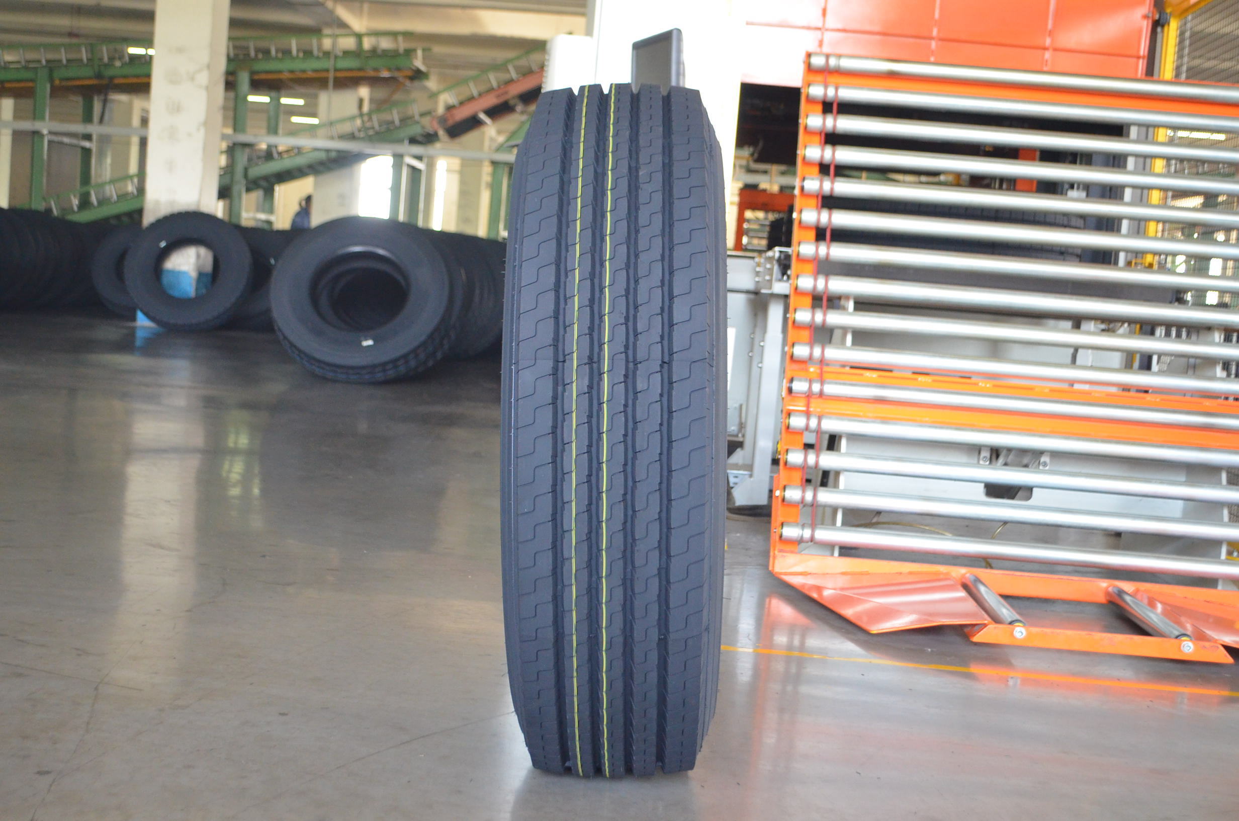 JILUTONG BRAND TBR TRUCK TIRE COMMERCIAL TIRES 13R22.5