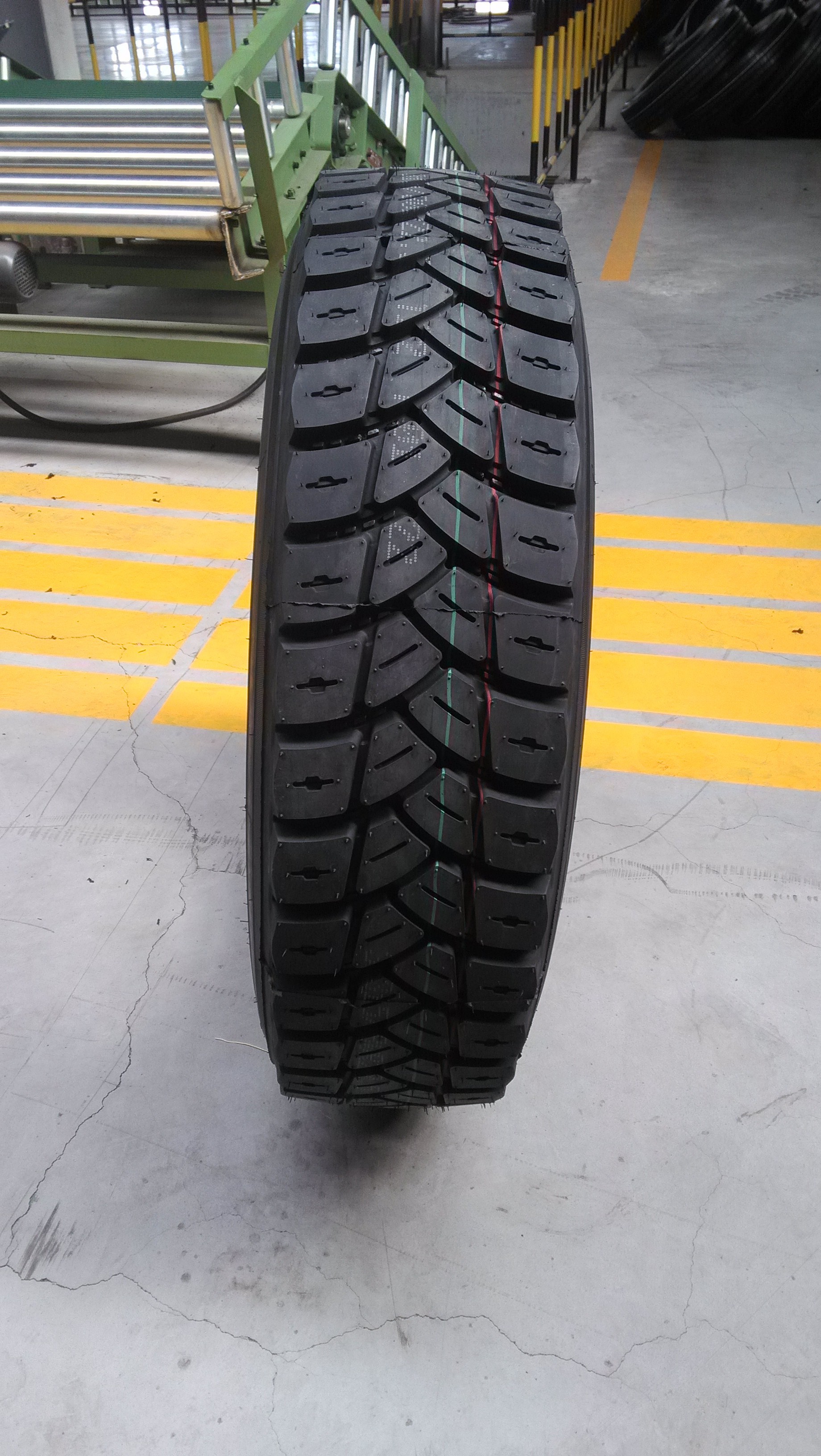 JILUTONG BRAND TBR TRUCK TIRE COMMERCIAL TIRES 13R22.5