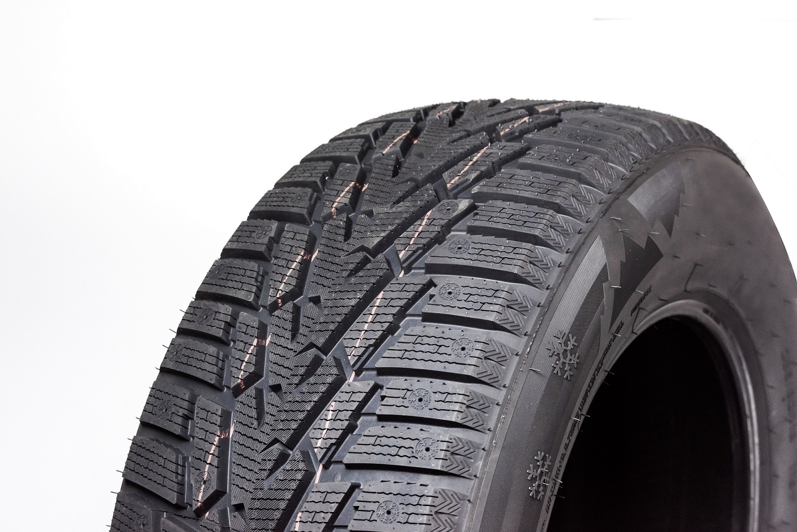 snow /ice car tyres for winter with studs 235/75R15 215/55R17 CHARMHOO winter tires 225/45R17 2254018 2155517 235/55R19