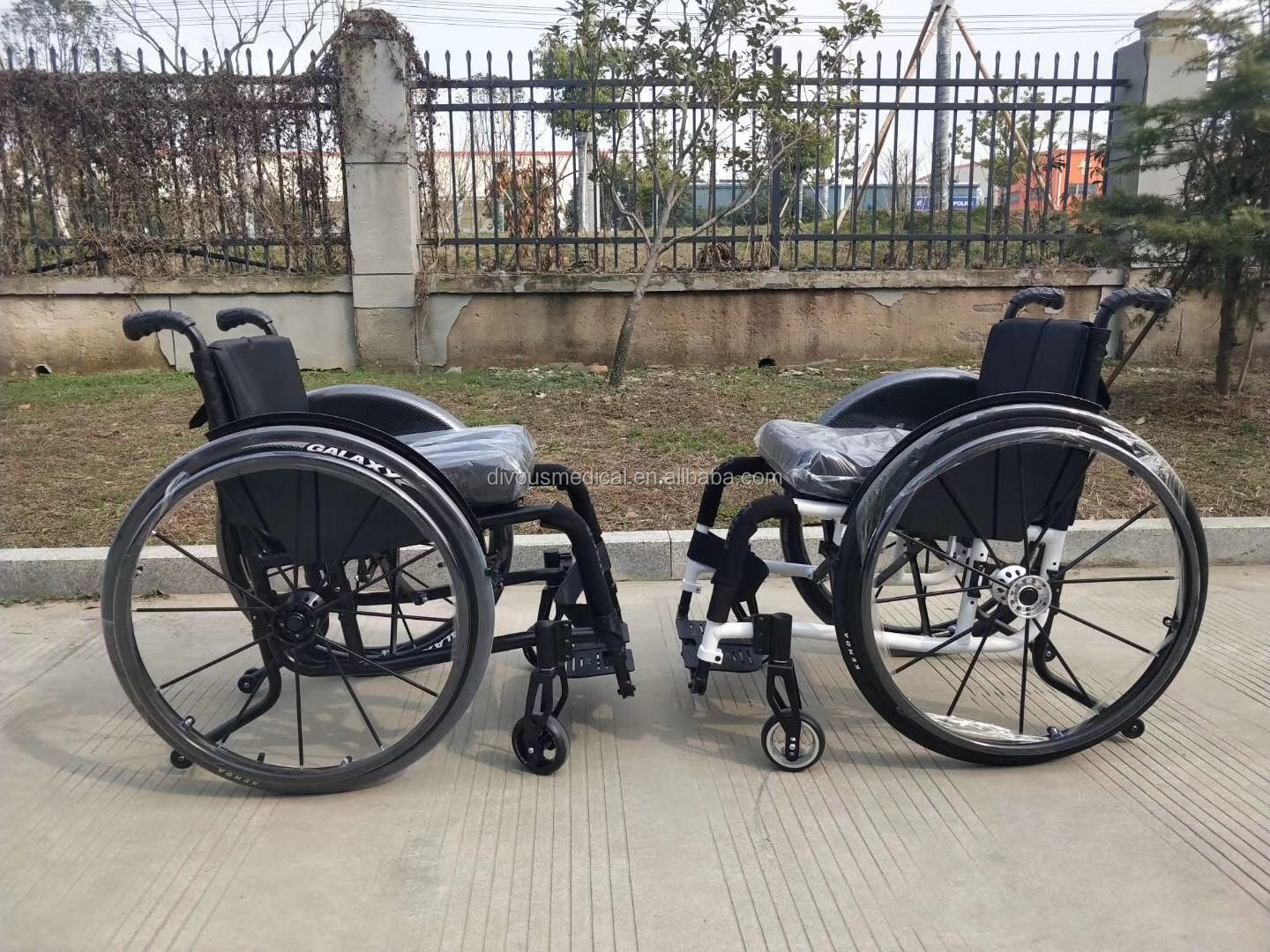 Aluminum alloy disabled lightweight folding Manual sports Active  wheelchair Sports wheelchair 24 inch rear wheel tire