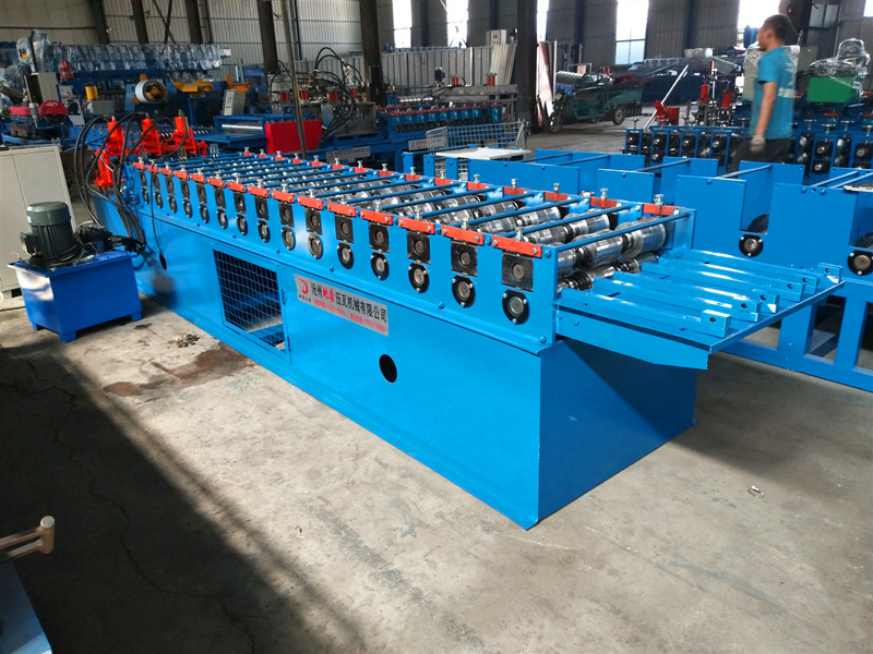 Galvanized Steel Metal Fence Roll Forming Machine/ Palisade Fencing Garden Decoration Machine