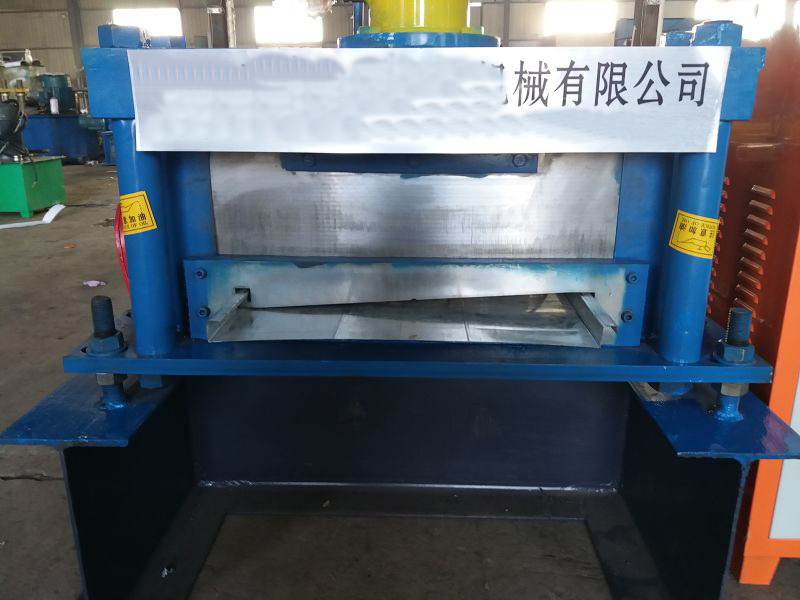 Hydraulic automatic metal siding panel roll forming machine