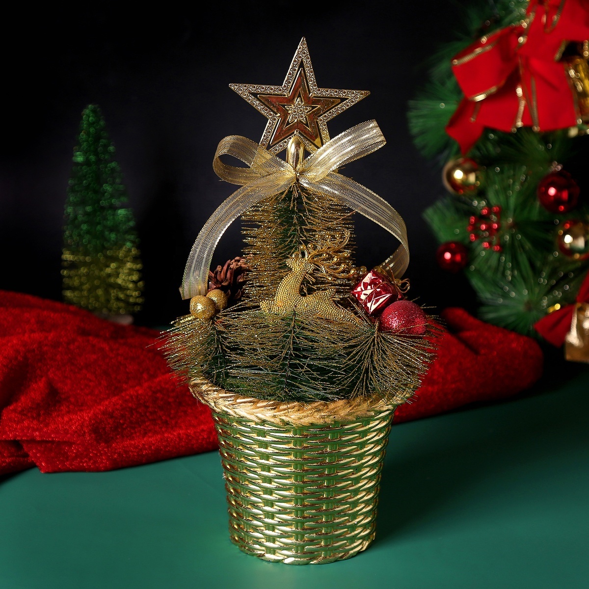 Yellow Basket Base Xmas Small Desktop ornaments Table Top Artificial Mini Christmas Tree With Star