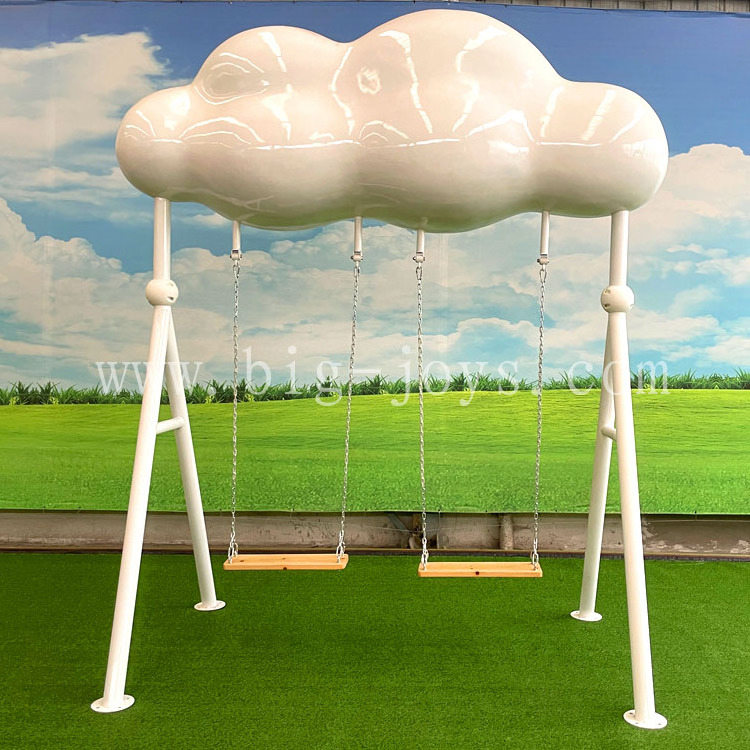 Outdoor cloud shaped swing, creative decorative amusement equipment Inventory low price sales Factory direct sales