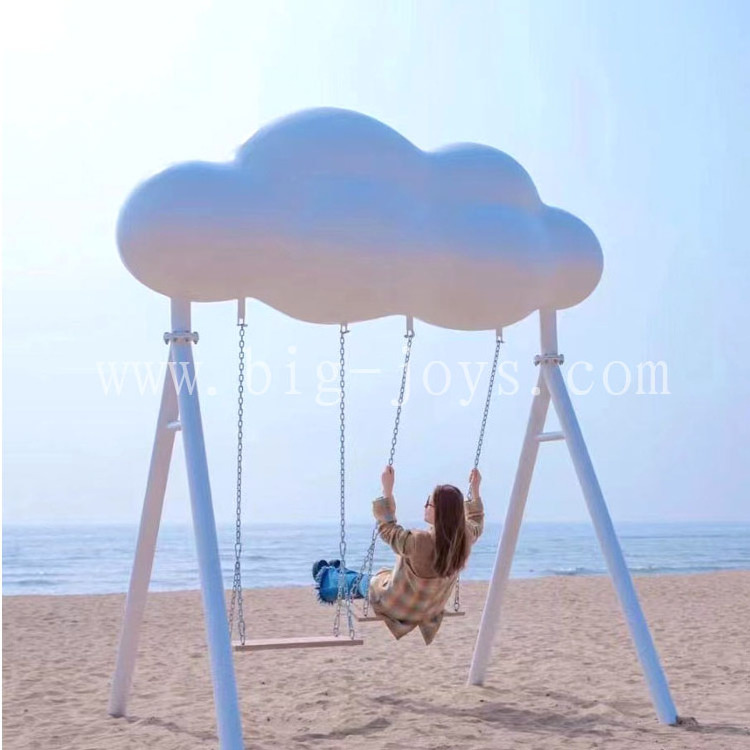 Outdoor cloud shaped swing, creative decorative amusement equipment Inventory low price sales Factory direct sales