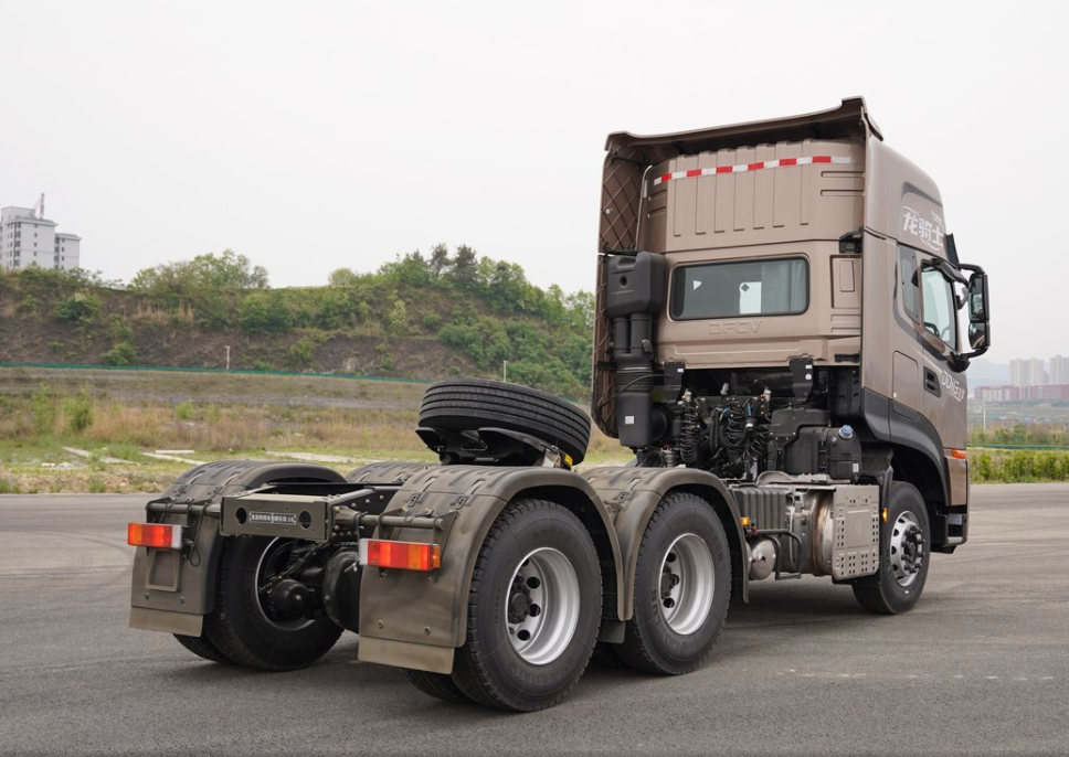 Dongfeng KL 6x4 Tractor Truck 465HP Competitive Price New Diesel Automatic Transmission LHD Euro 2 Emission Truck