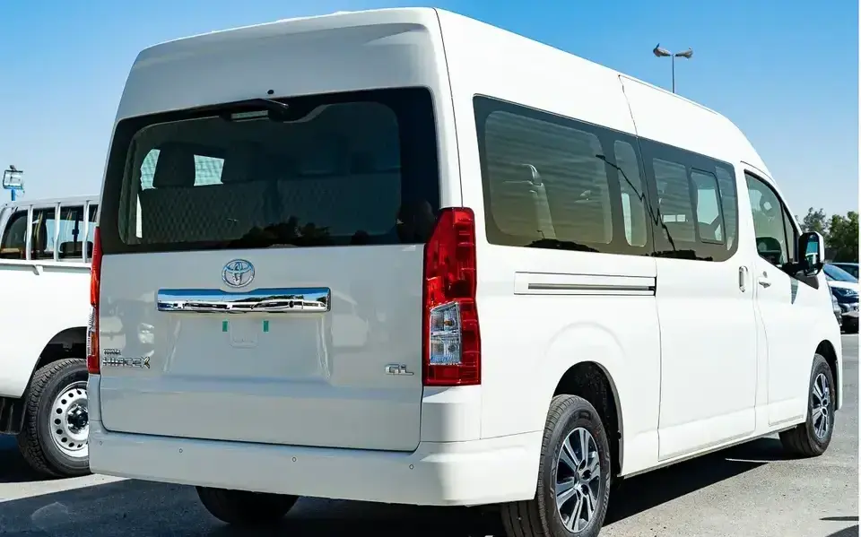 Used Mini Bus 2022 Toyoo-taa HIACE 16 Seats White Color