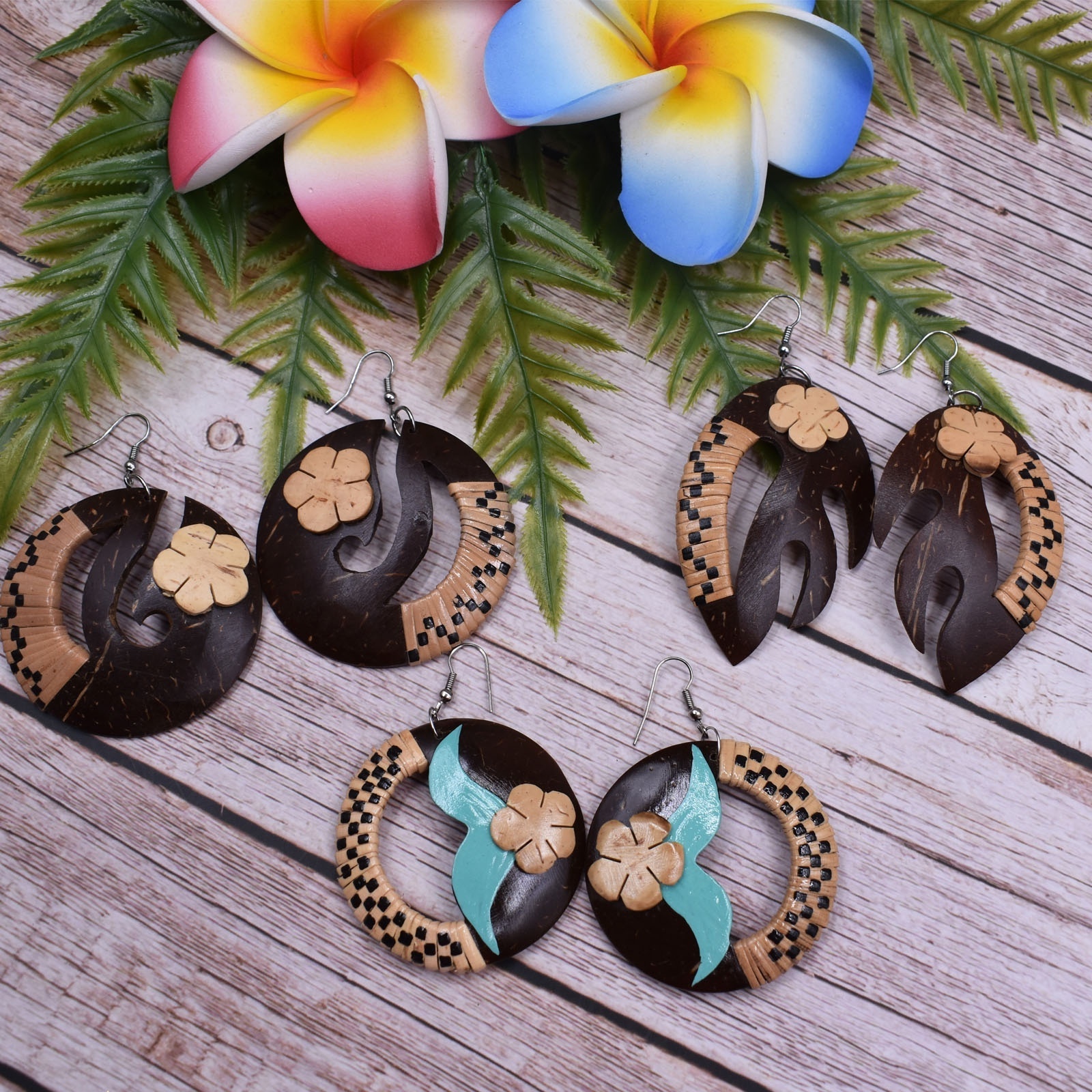 Fashion Women Geometric Hawaiian Jewelry Wholesale Handmade Carved Natural Wooden Coconut Earrings.