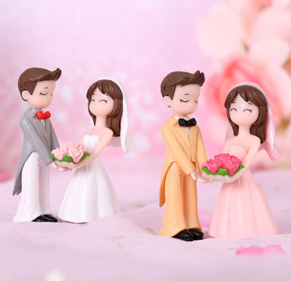 small figurine couple luxury gift wedding miniature souvenir cute creative sweet tabletop cake topper car  snow globe decoration