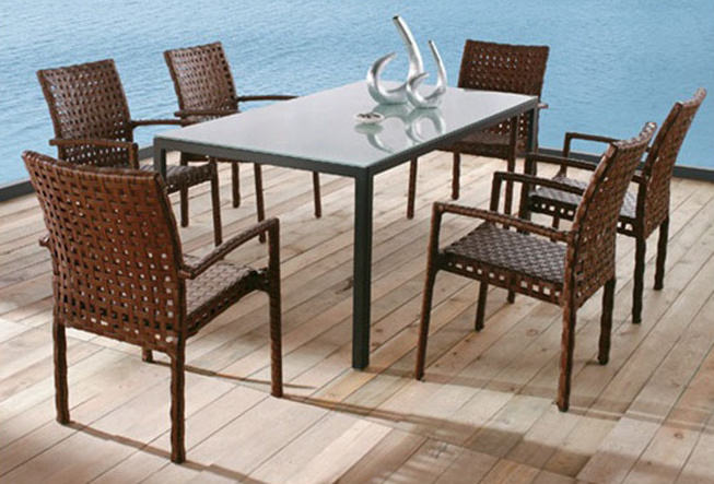 Indoor Outdoor Wicker Dining Set Furniture, Patio Rattan Furniture Set with Glass Table and Stackable Armrest Chairs