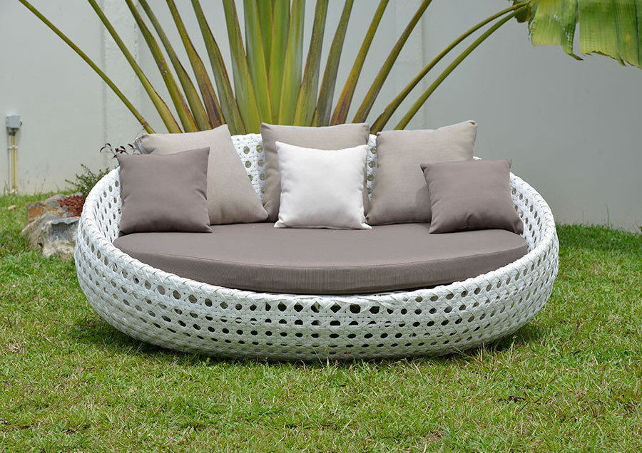 Oval Rattan Outdoor Daybed Sofa with Cushion Pillow, Garden Outdoor Pool Furniture Patio Sun Loungers Chair