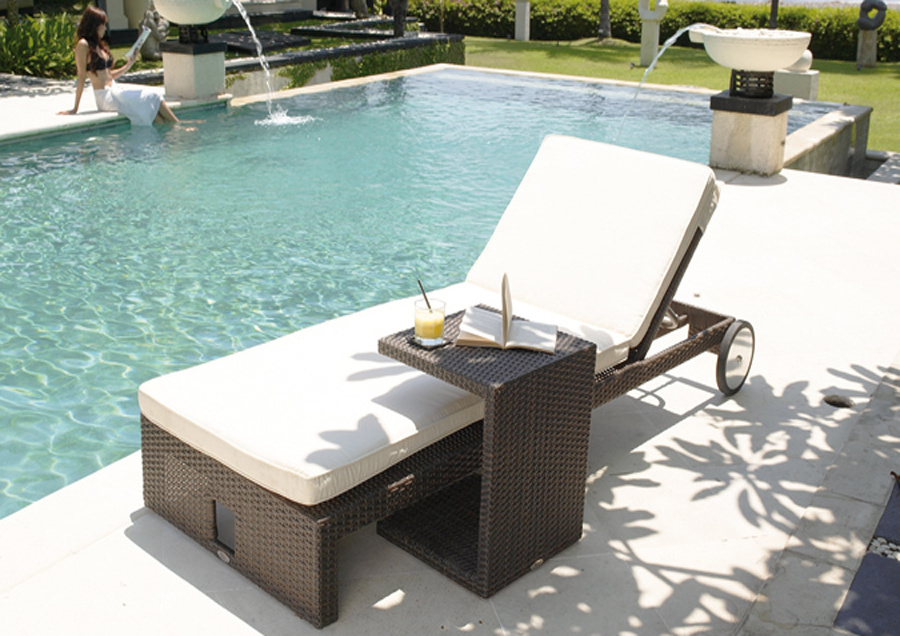 Adjustable Pool Chaise Lounge Chair Outdoor Patio Furniture PE Wicker Cushion Pool Furniture Patio Sun Loungers Chair