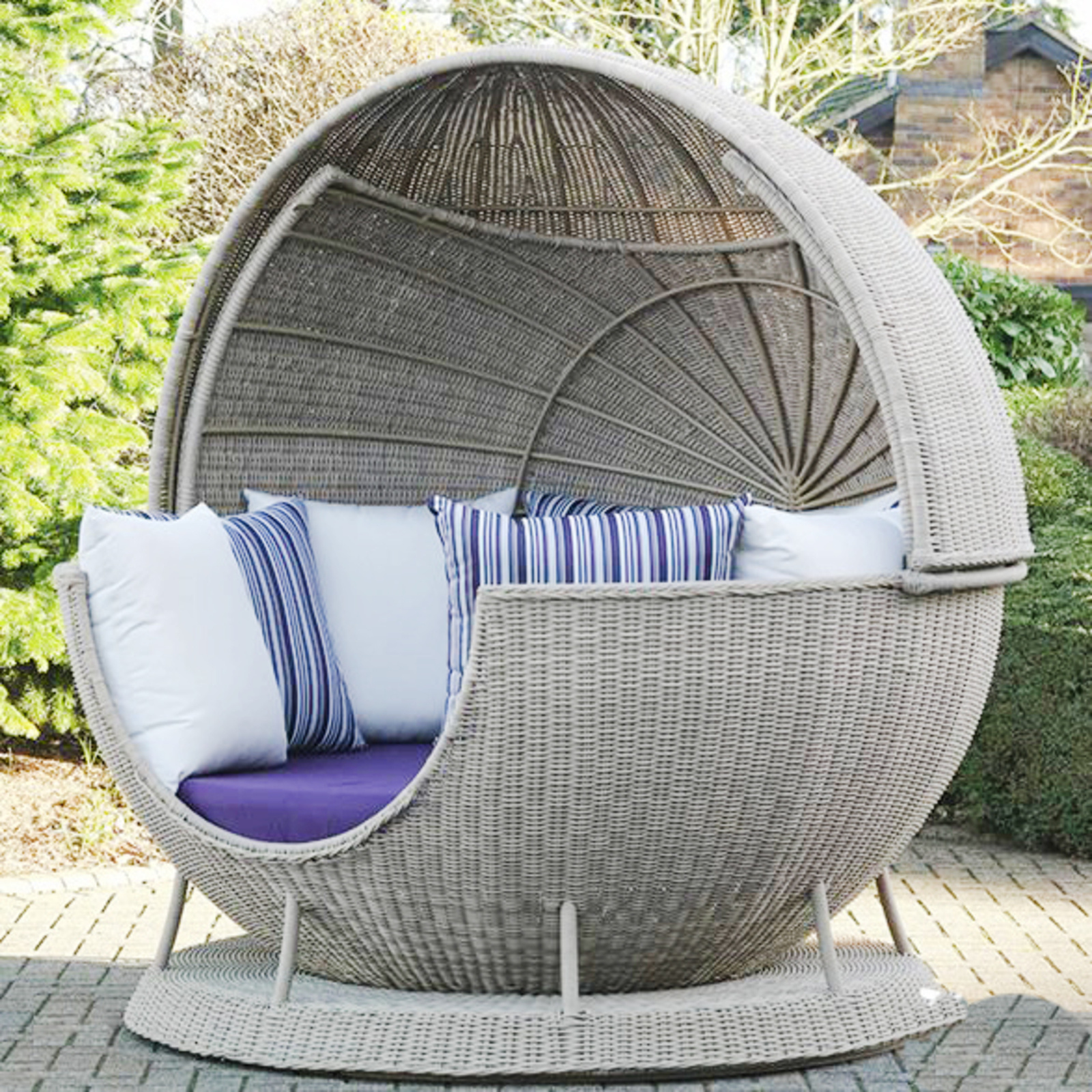 Outdoor Patio Round Daybed with Retractable Grey Wicker Furniture Sectional Couch with Washable Cushions Backyard Porch