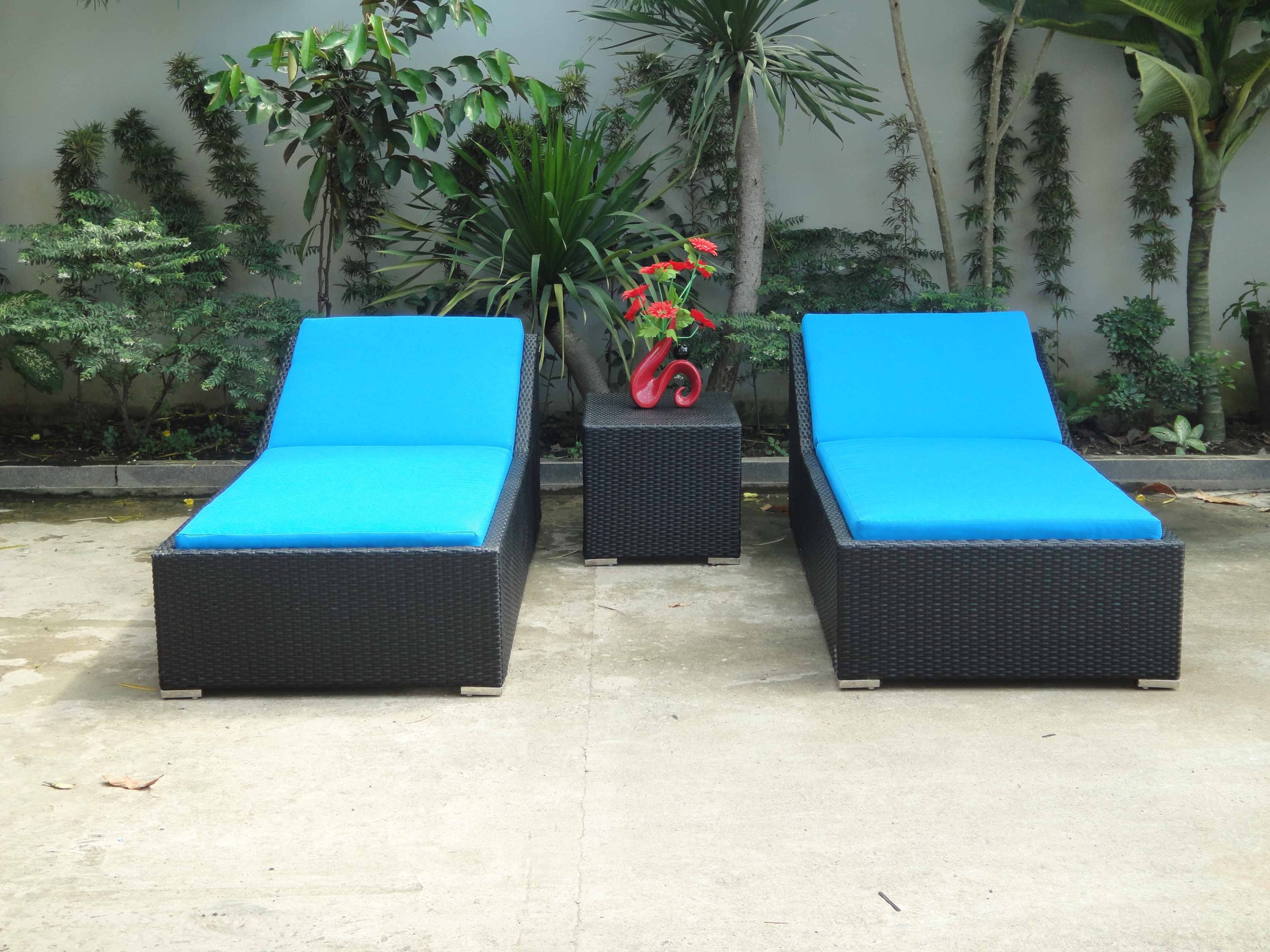 Sun Lounger Swimming Pool Chair Rattan Beach Furniture Comfortable Outdoor Rattan Sun Loungers for Poolside