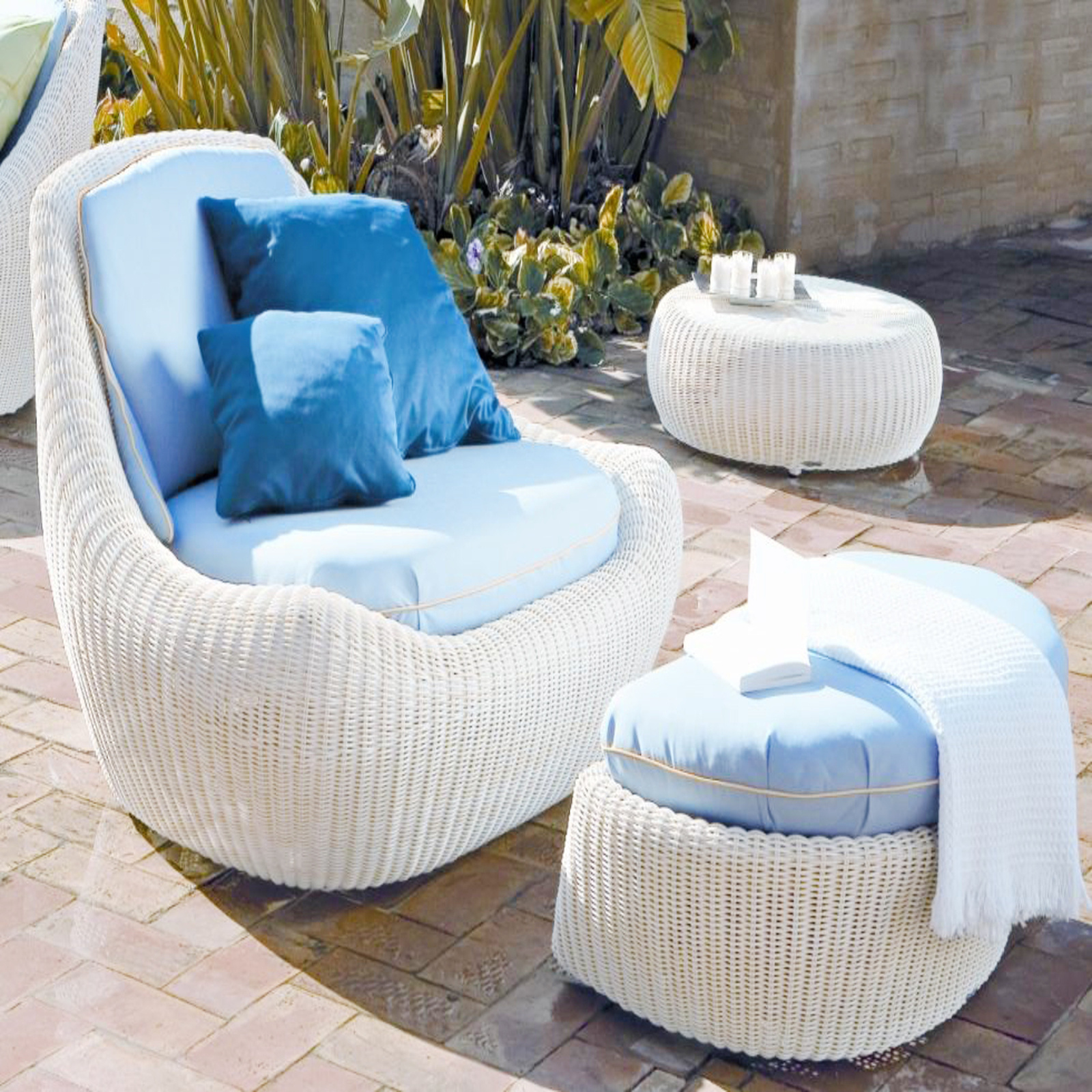 Waterproof Rattan Daybed Day Bed Water Resistant Sun Top Quality Lounger Swing Wicker Round Sofa With Stool and table