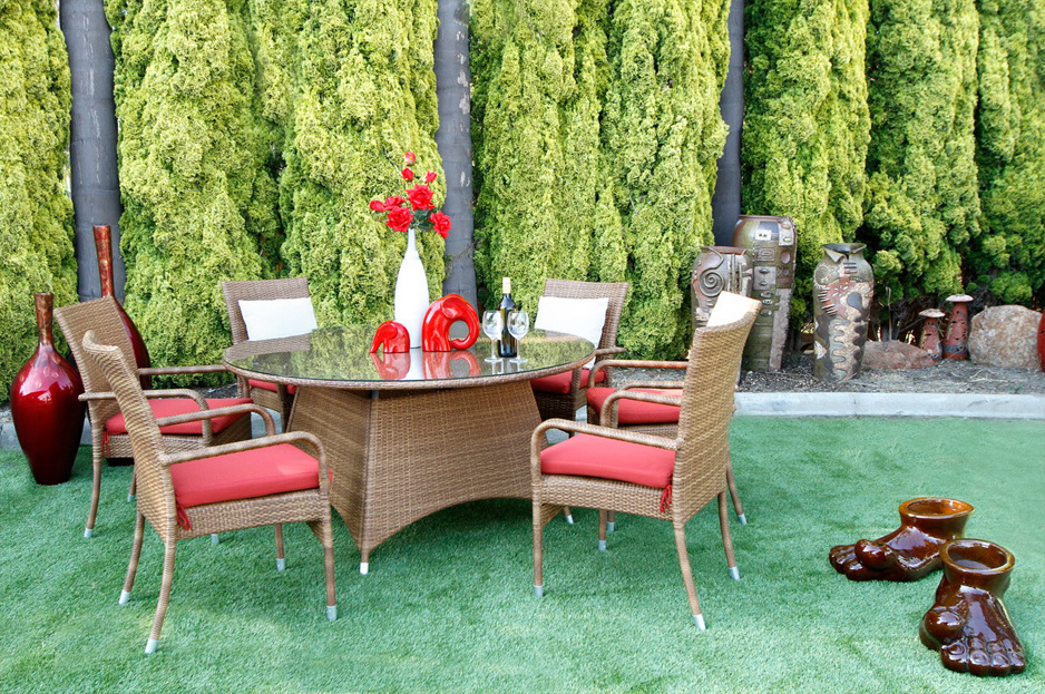 Sleek And Minimalist Design Is Perfect For Other Outdoor Furniture, Perfect For Family Gatherings, Parties Or Family Dinners