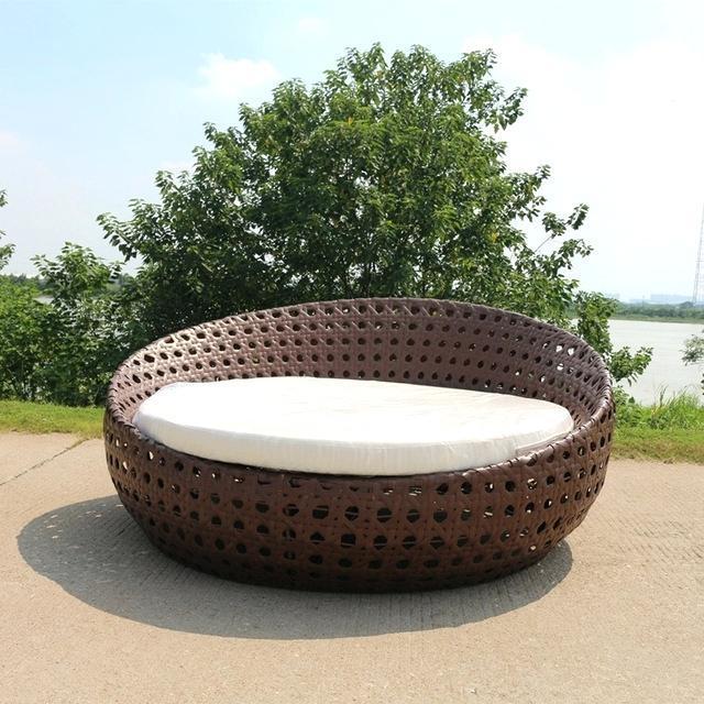 Outdoor furniture wicker PE white rattan garden furniture with poly rattan sun lounger