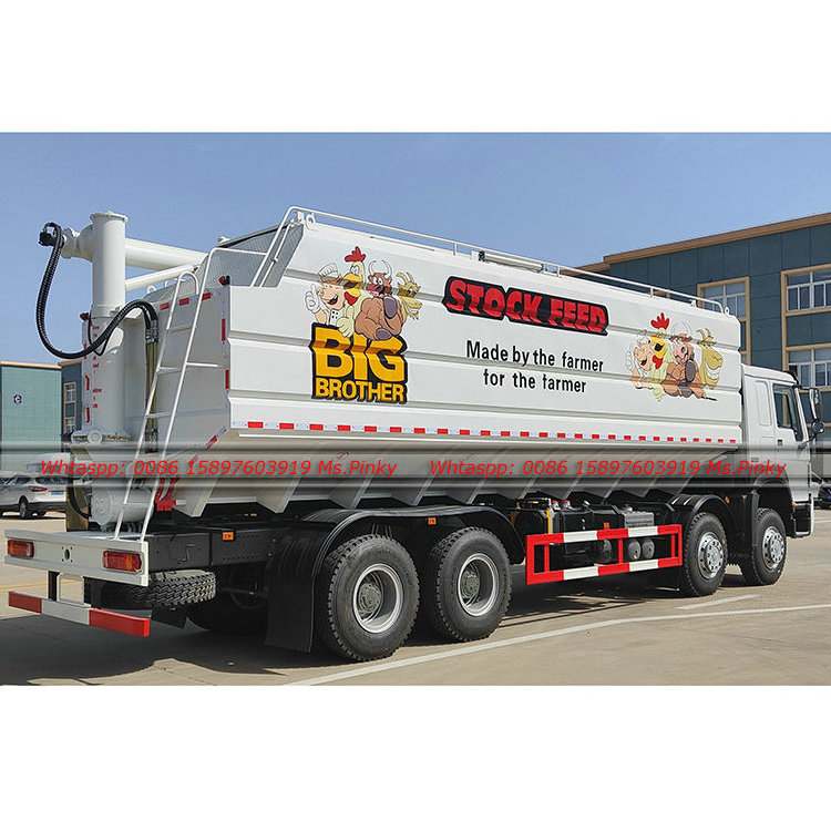 Superior Quality Sinotruk HOWO RHD Feed Grain Transport Truck For Poultry Bulk Feed Animals Feeding Delivery Trucks