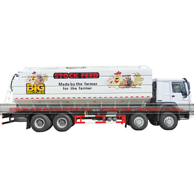 Superior Quality Sinotruk HOWO RHD Feed Grain Transport Truck For Poultry Bulk Feed Animals Feeding Delivery Trucks