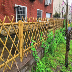 Eco-friendly outdoor house decoration natural garden bamboo fence for sale bamboo fence rolls