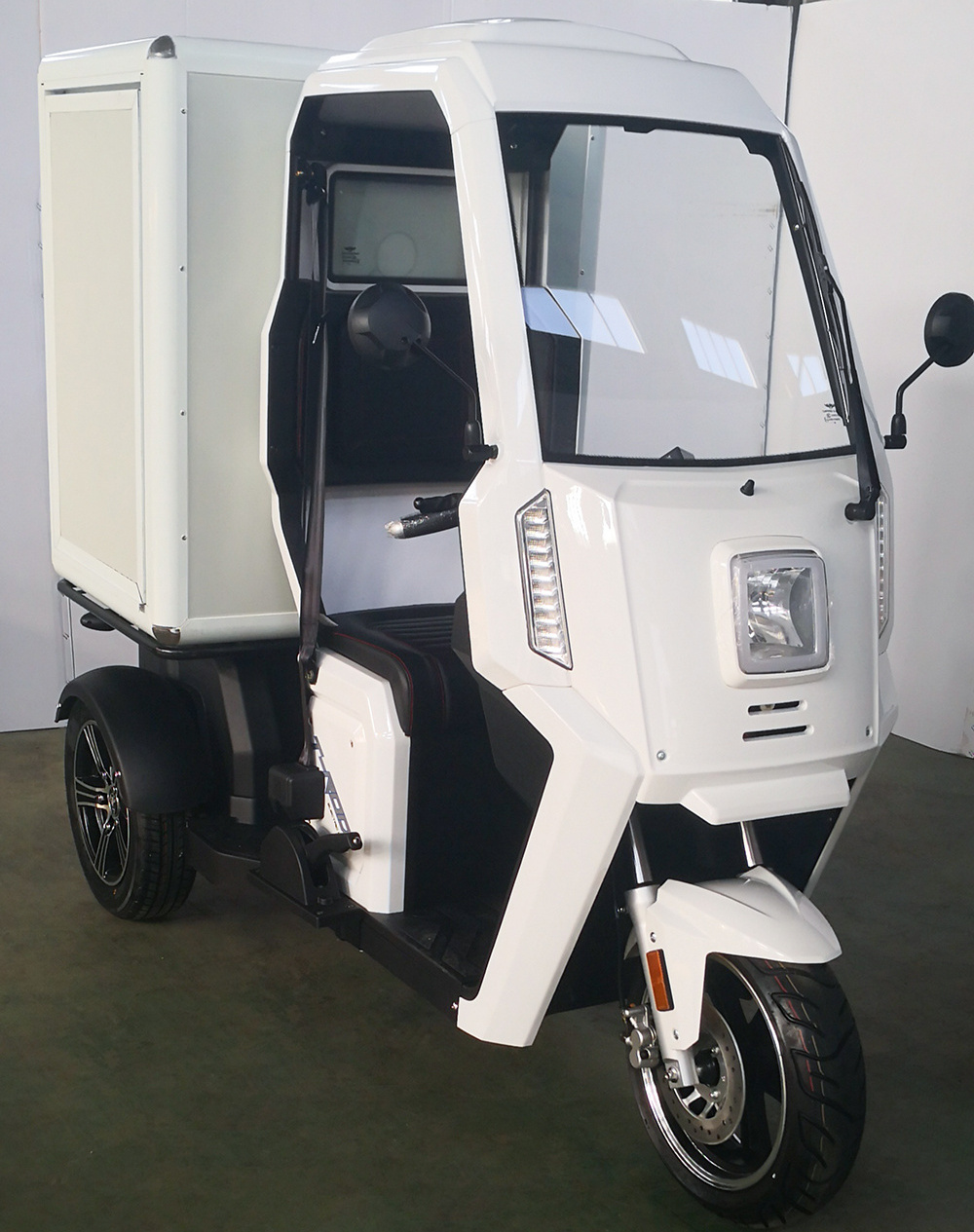 EEC certificate Model GOOD Van 3KW motor 72V50Ah*2 Lithium Battery Cheap three Wheel Electric Automatic Adult Electric Tricycle