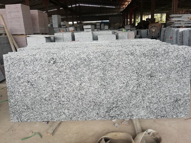 Polished Spray White Granite Slab Wholesale Price For Apartment