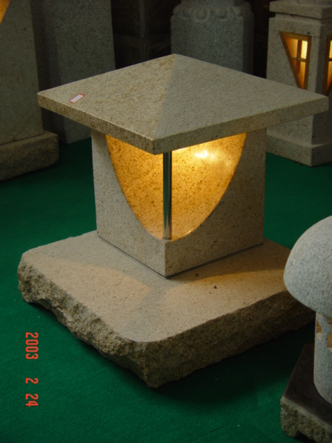 Outdoor Stone Japanese Garden Lantern