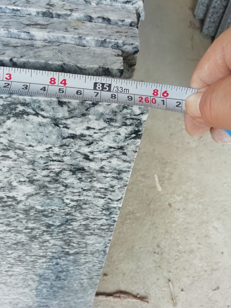 Polished Spray White Granite Slab Wholesale Price For Apartment