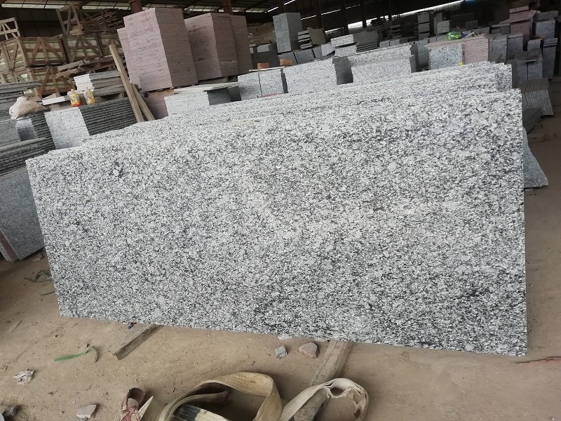 Polished Spray White Granite Slab Wholesale Price For Apartment