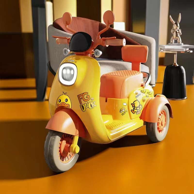 wholesale Yellow Duck licensed 3 wheels Children 6V Electric Motorcycle Toys Baby Ride-on Car Tricycle kids ride on Motorcycle