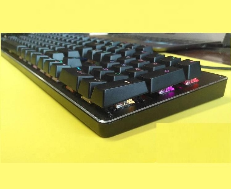 Latest Design Abnt2 Wired Rgb Backlit Mechanical Gaming Keyboard With Red Switch 107keys Led Gamer Mechanical Keyboard