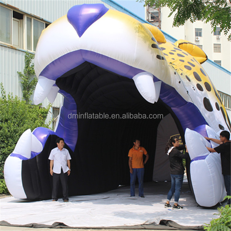 College alliance sports event promotion inflatable tiger head tunnel , leopard head inflatable tunnel tent