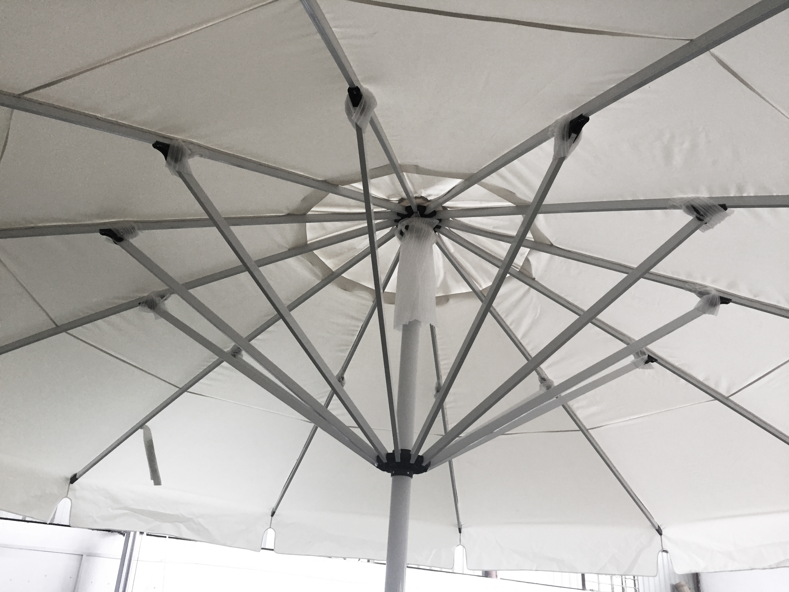 Side Outdoor Commercial Big Size Umbrella