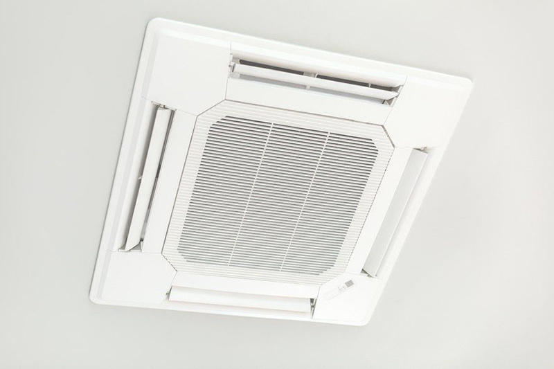 Room Inverter Ceiling Air Conditioner Fan Coil Unit 30000 BTU 4 Way Cassette Air Conditioner